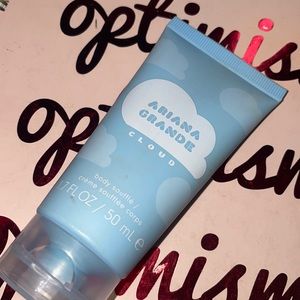 Ariana Grande cloud body soufflé